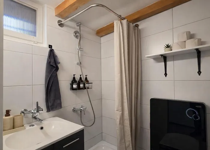 The Duchess I I Castle I Daire *